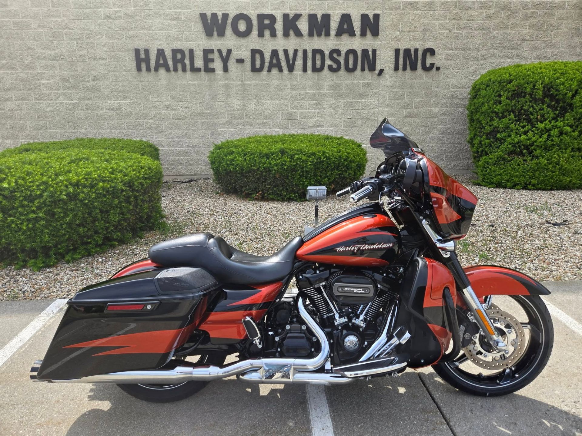2017 Harley-Davidson CVO™ Street Glide® in Rock Falls, Illinois - Photo 1