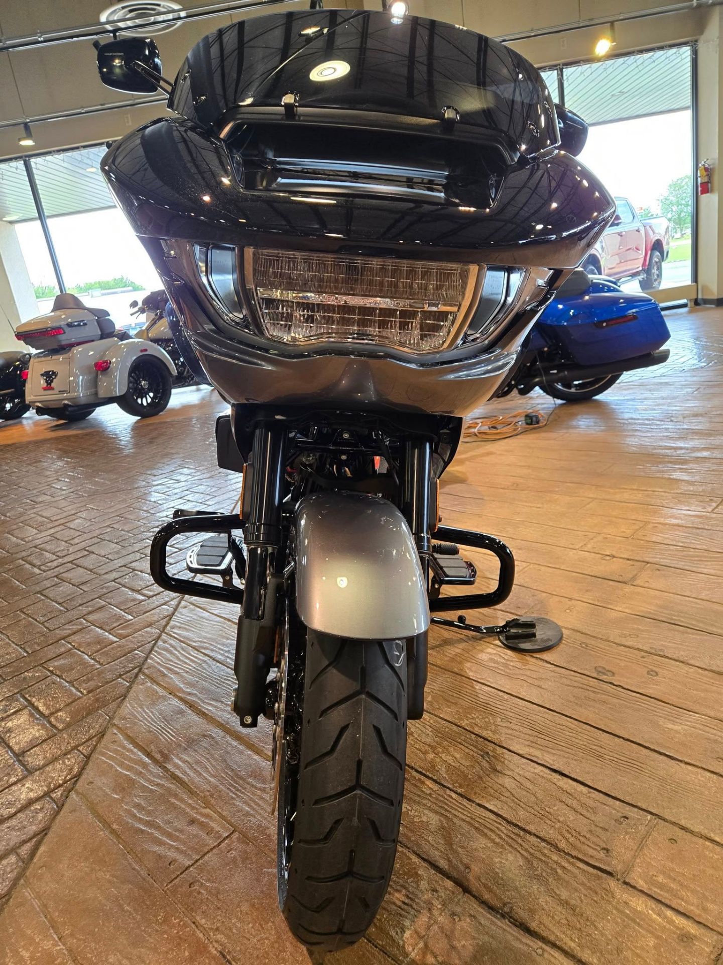 2025 Harley-Davidson CVO™ Road Glide® in Rock Falls, Illinois - Photo 5