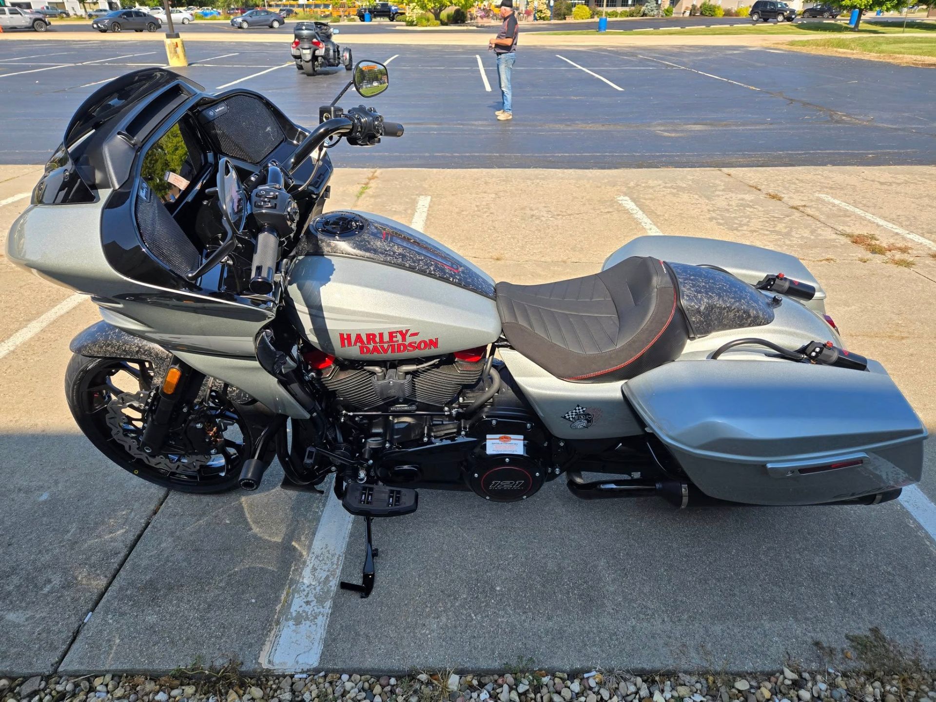 2025 Harley-Davidson CVO™ Road Glide® ST in Rock Falls, Illinois - Photo 4