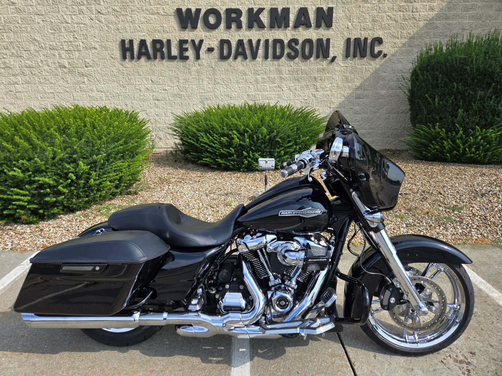 2017 Harley-Davidson Street Glide® Special in Rock Falls, Illinois - Photo 1