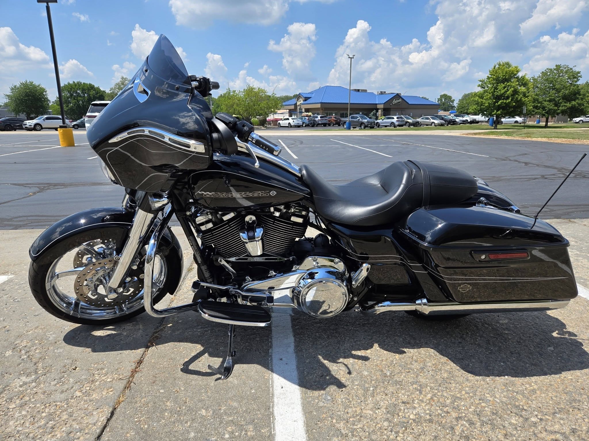 2017 Harley-Davidson Street Glide® Special 3