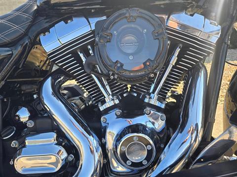2015 Harley-Davidson Street Glide® in Rock Falls, Illinois - Photo 6