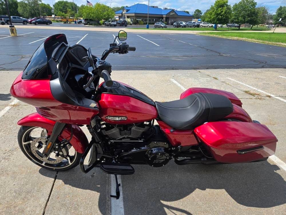 2025 Harley-Davidson Road Glide® in Rock Falls, Illinois - Photo 4