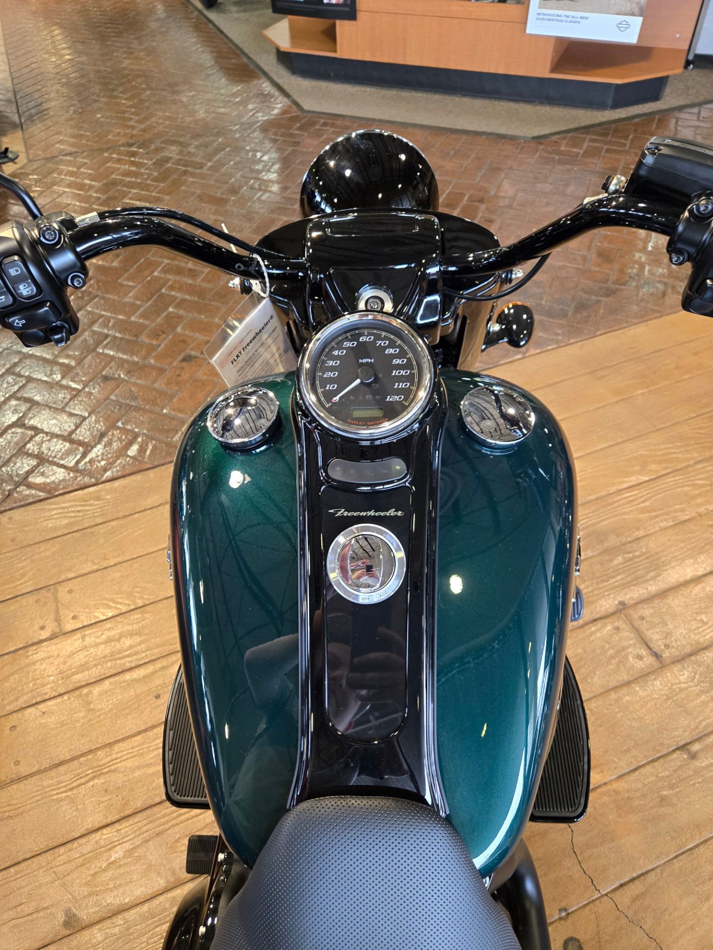 2024 Harley-Davidson Freewheeler® in Rock Falls, Illinois - Photo 3