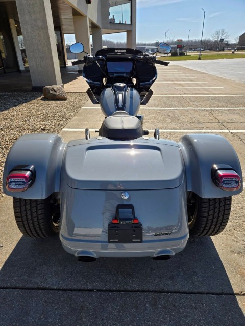 2026 Harley-Davidson Road Glide® 3 in Rock Falls, Illinois - Photo 2