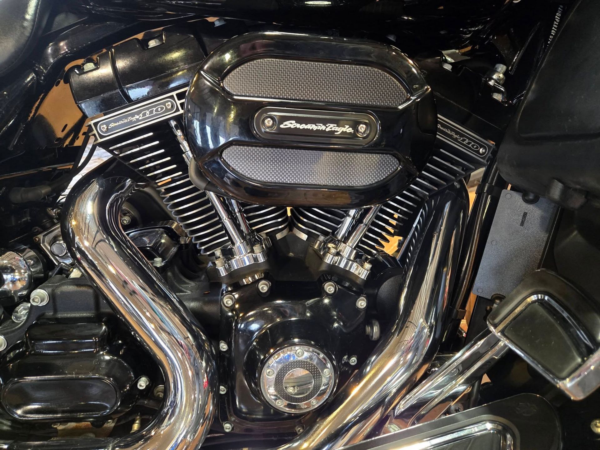 2015 Harley-Davidson CVO™ Street Glide® in Rock Falls, Illinois - Photo 6