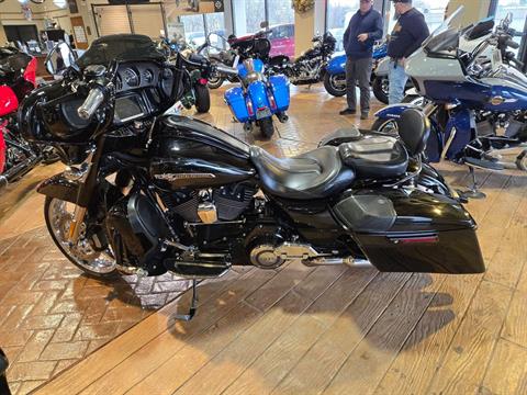 2015 Harley-Davidson CVO™ Street Glide® in Rock Falls, Illinois - Photo 4
