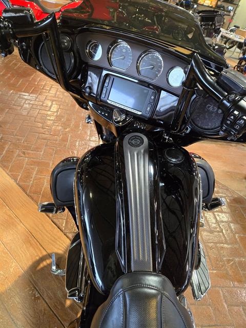 2015 Harley-Davidson CVO™ Street Glide® in Rock Falls, Illinois - Photo 3