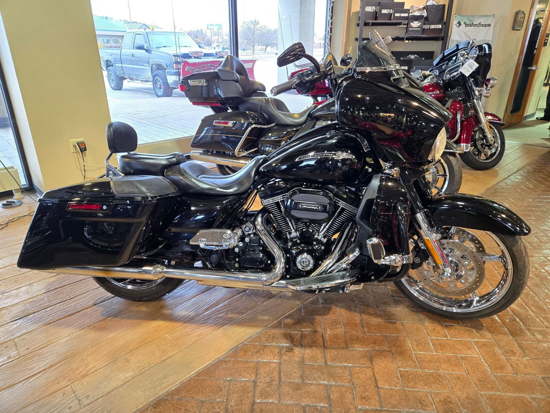 2015 Harley-Davidson CVO™ Street Glide® in Rock Falls, Illinois - Photo 1