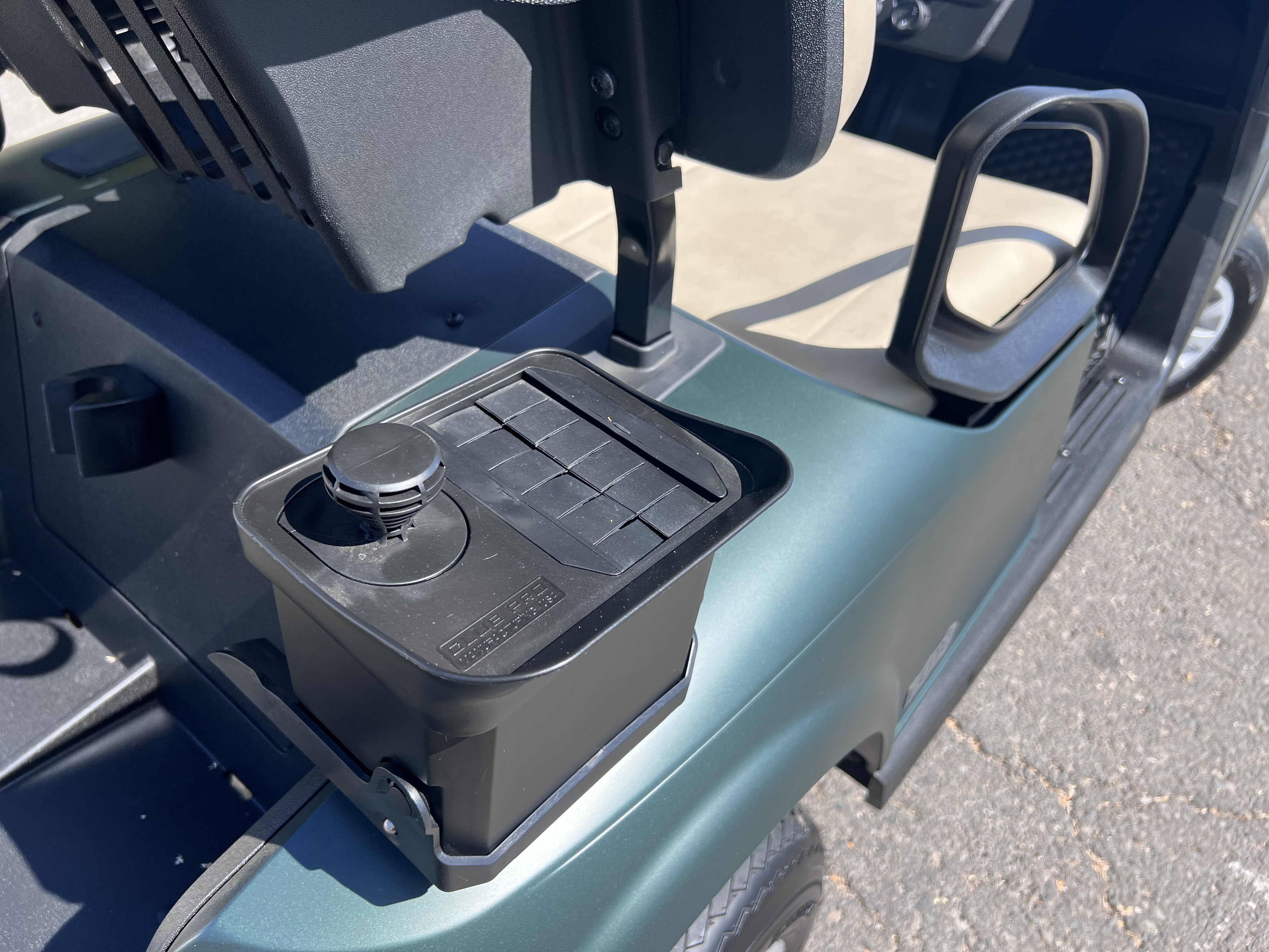 2026 EZGO RXV photo 3