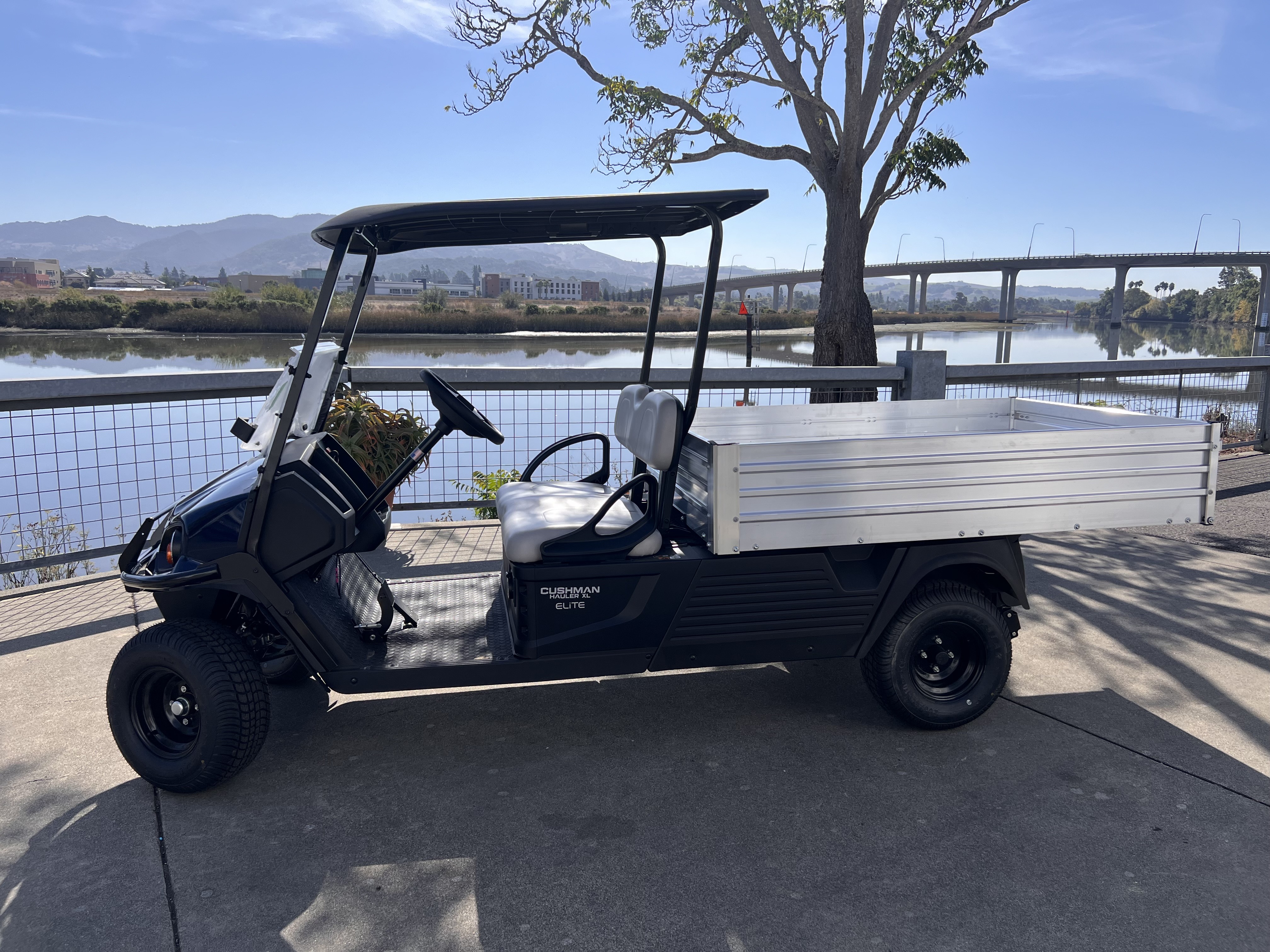 2027 Cushman Hauler photo 3