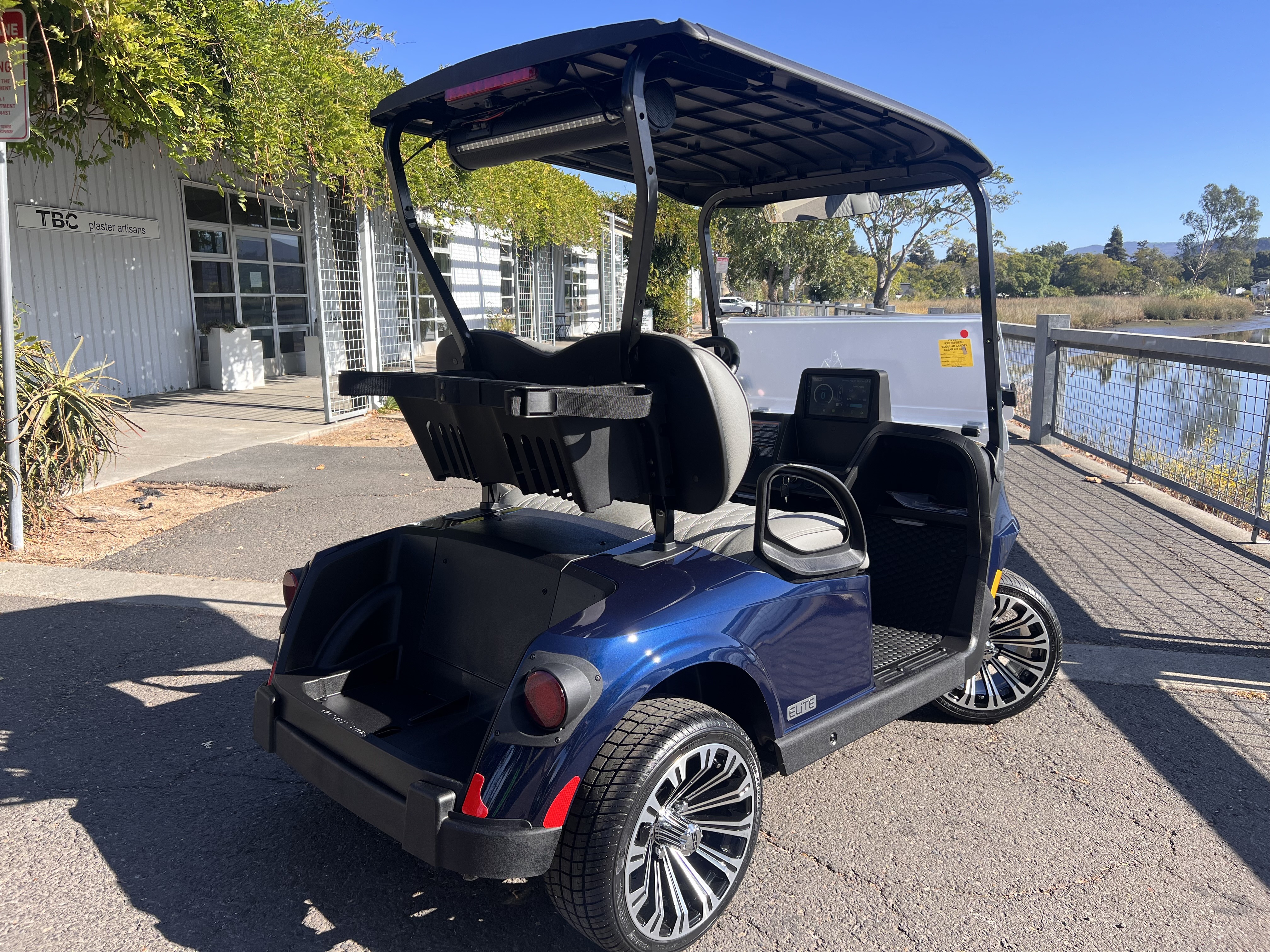 2027 EZGO RXV photo 5