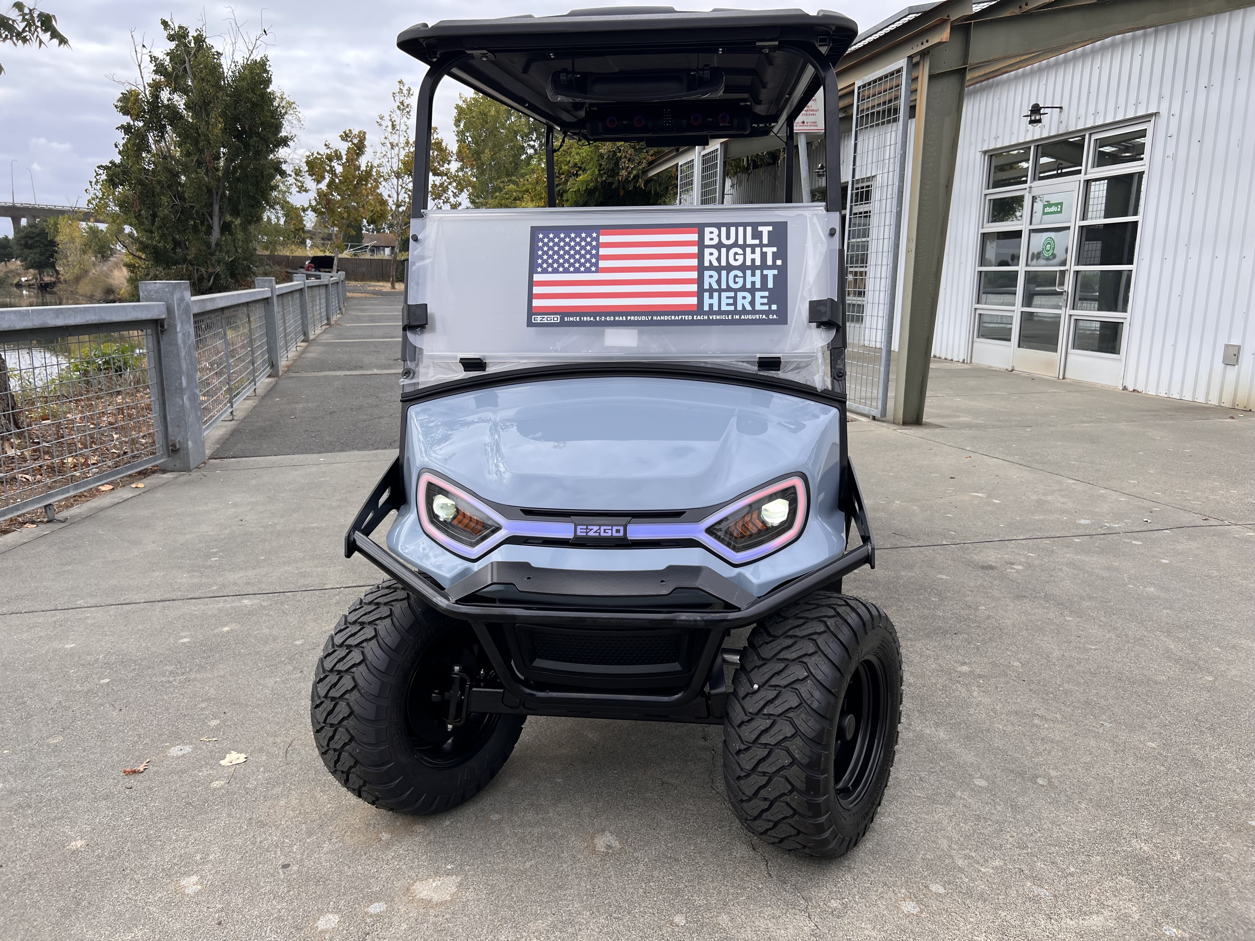 2027 EZGO Express photo 2
