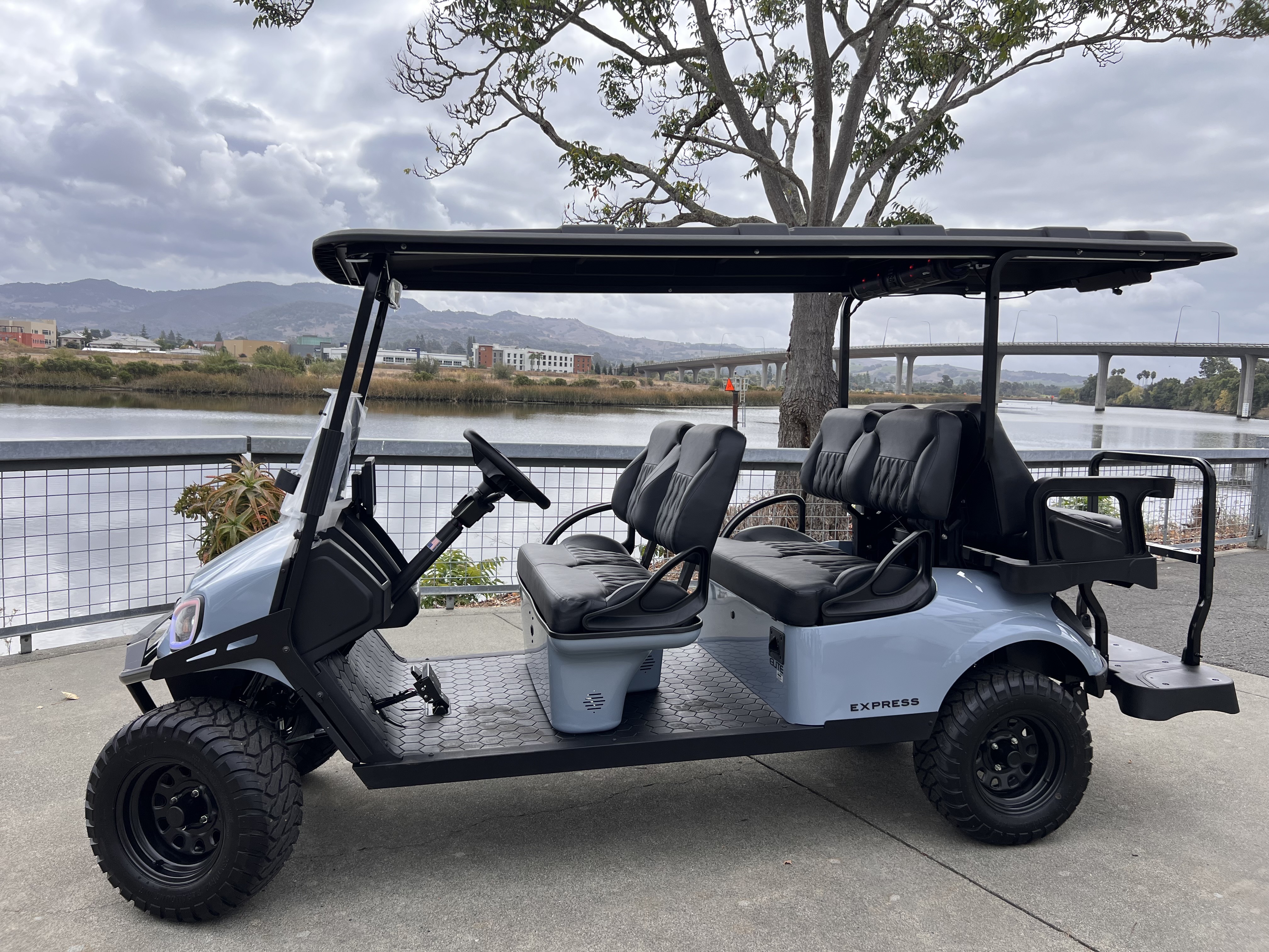 2027 EZGO Express photo 3