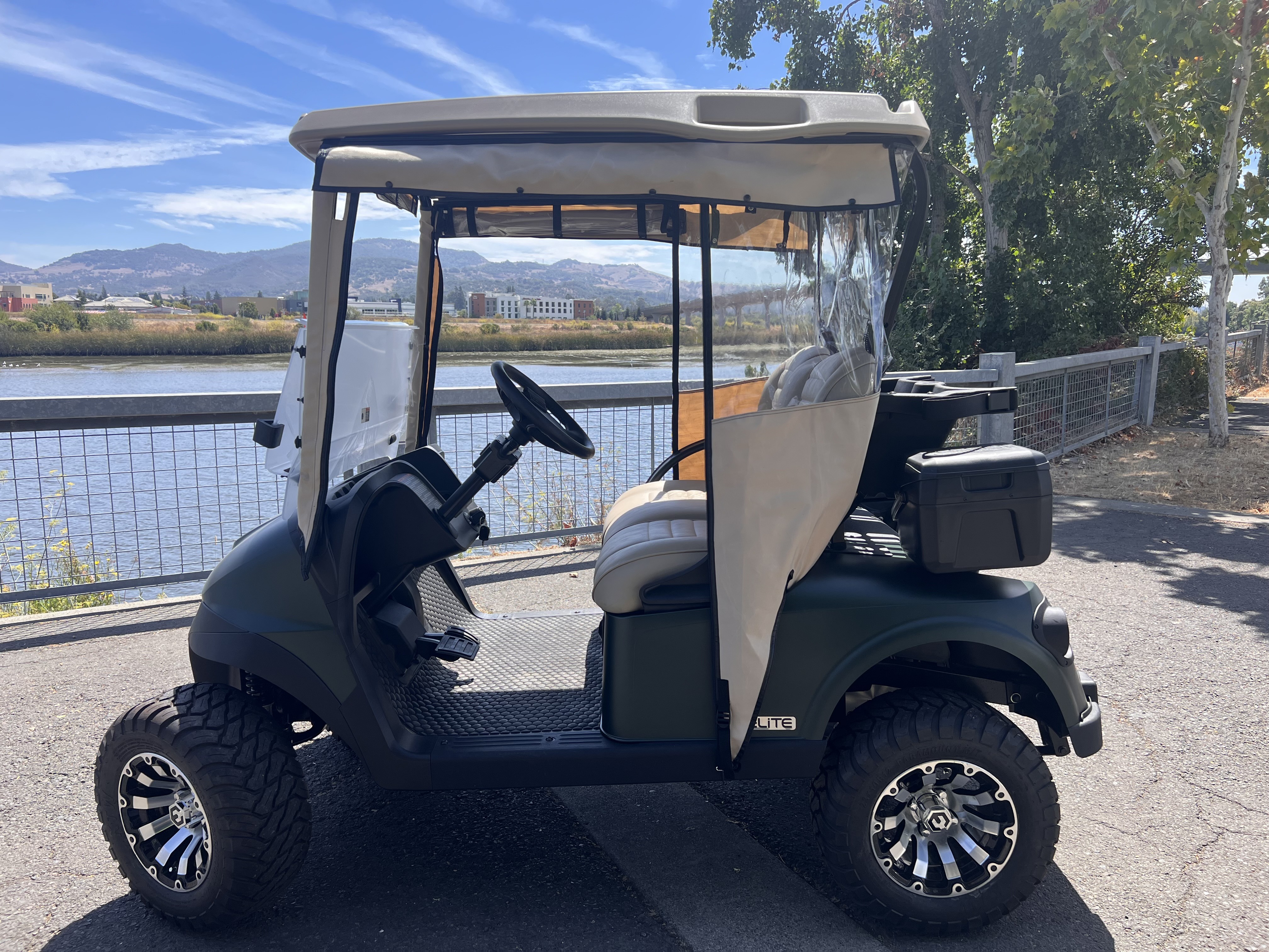 2026 EZGO RXV photo 9