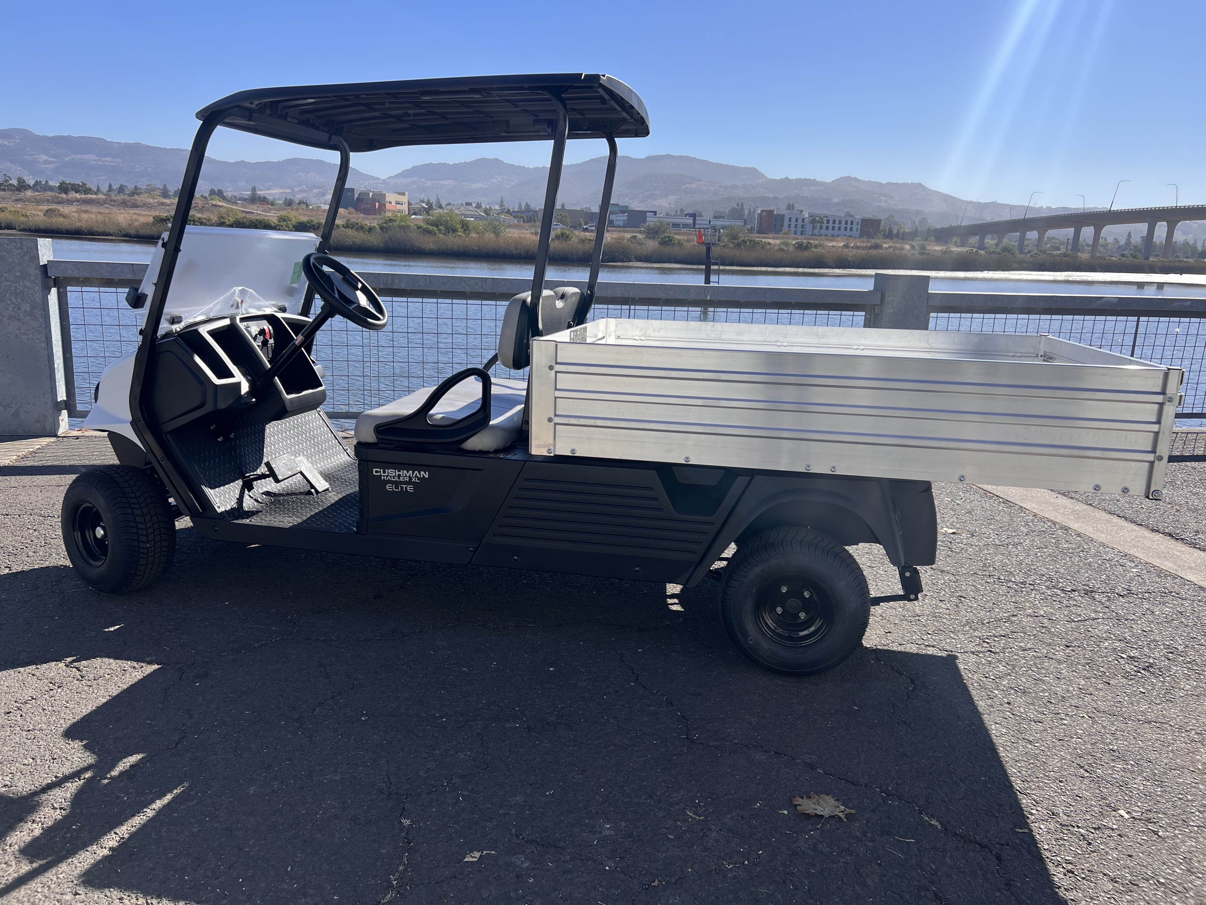 2027 Cushman Hauler photo 4