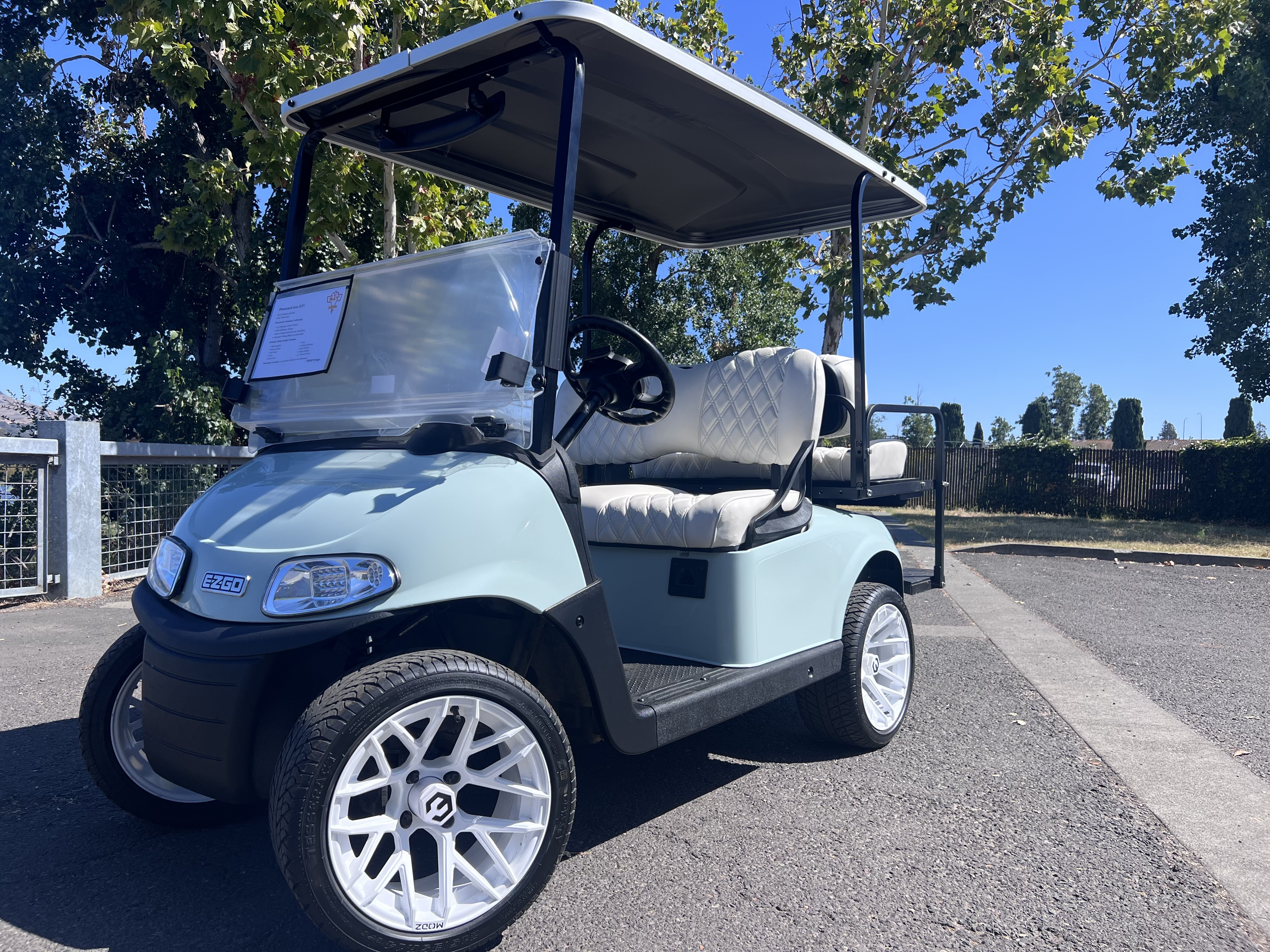 2021 EZGO RXV