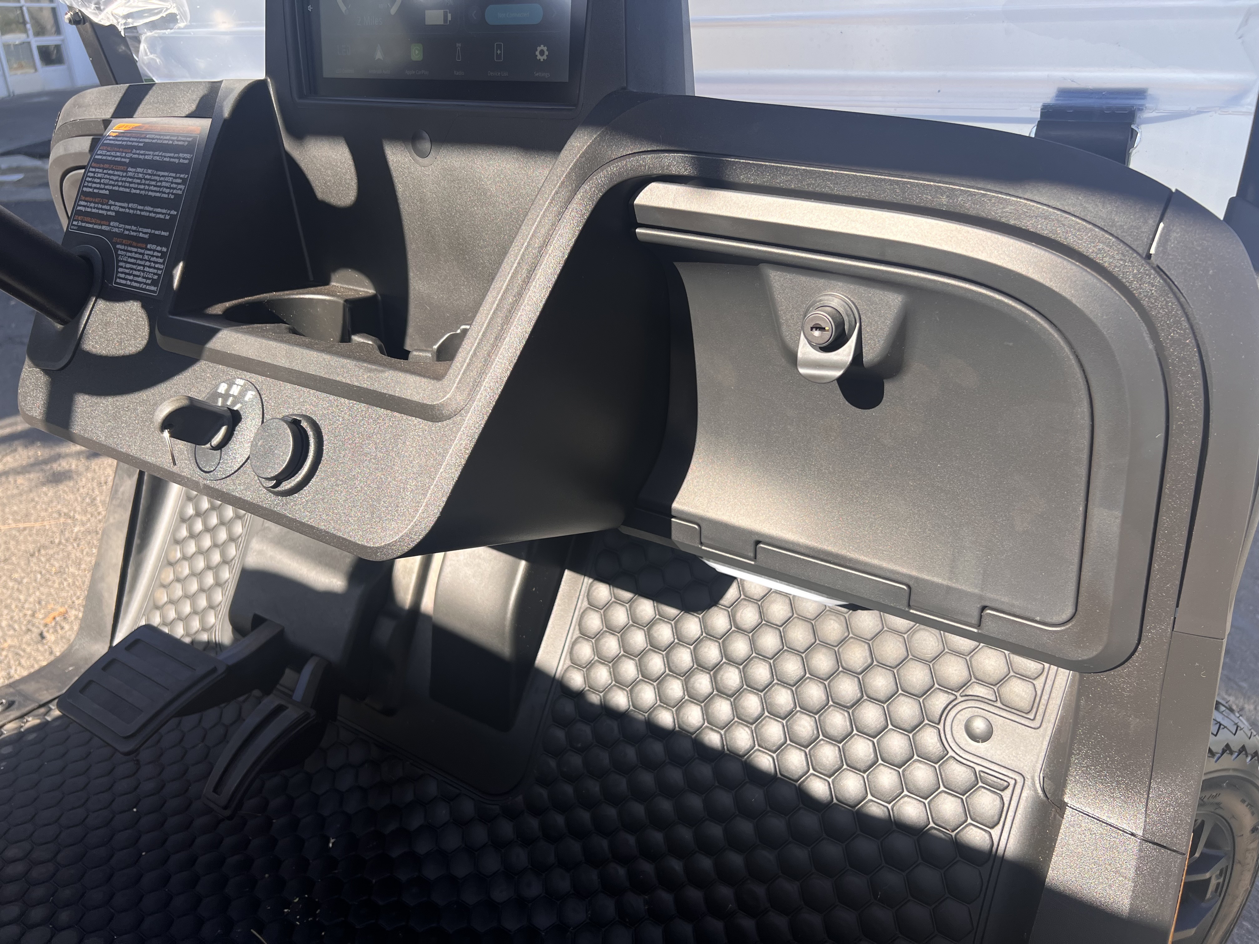 2027 EZGO RXV photo 9