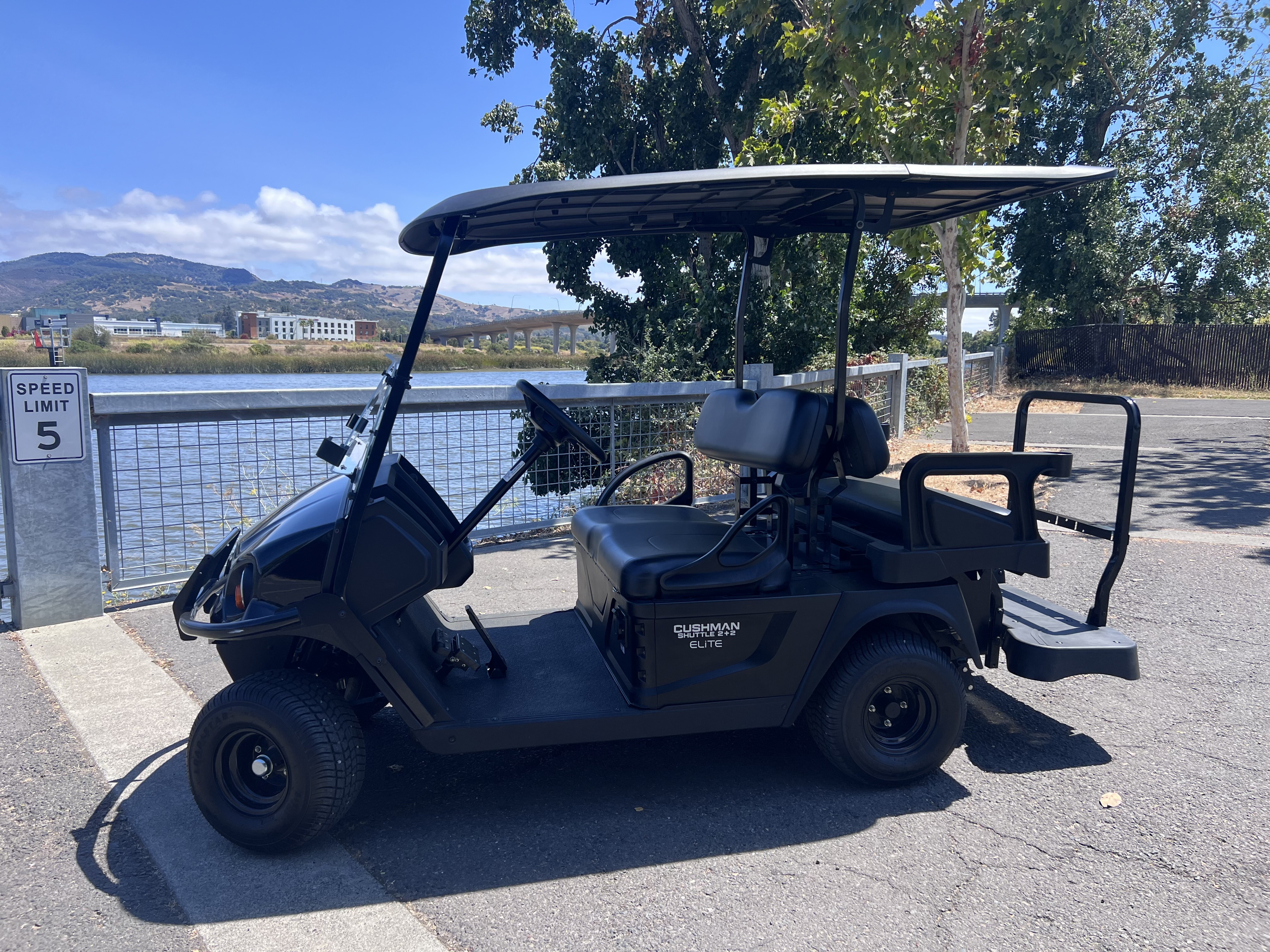 2023 Cushman Shuttle photo 9