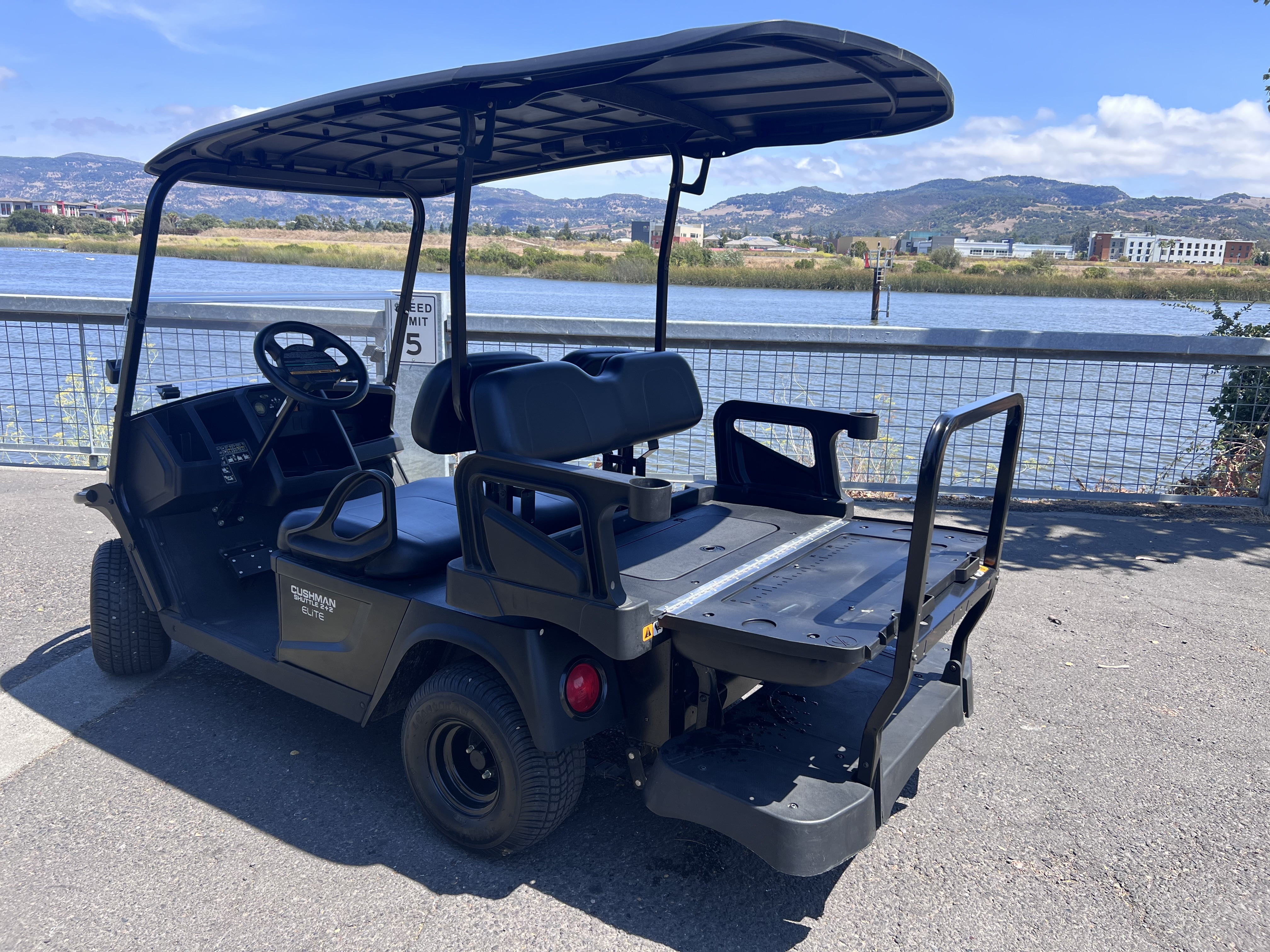 2023 Cushman Shuttle photo 7