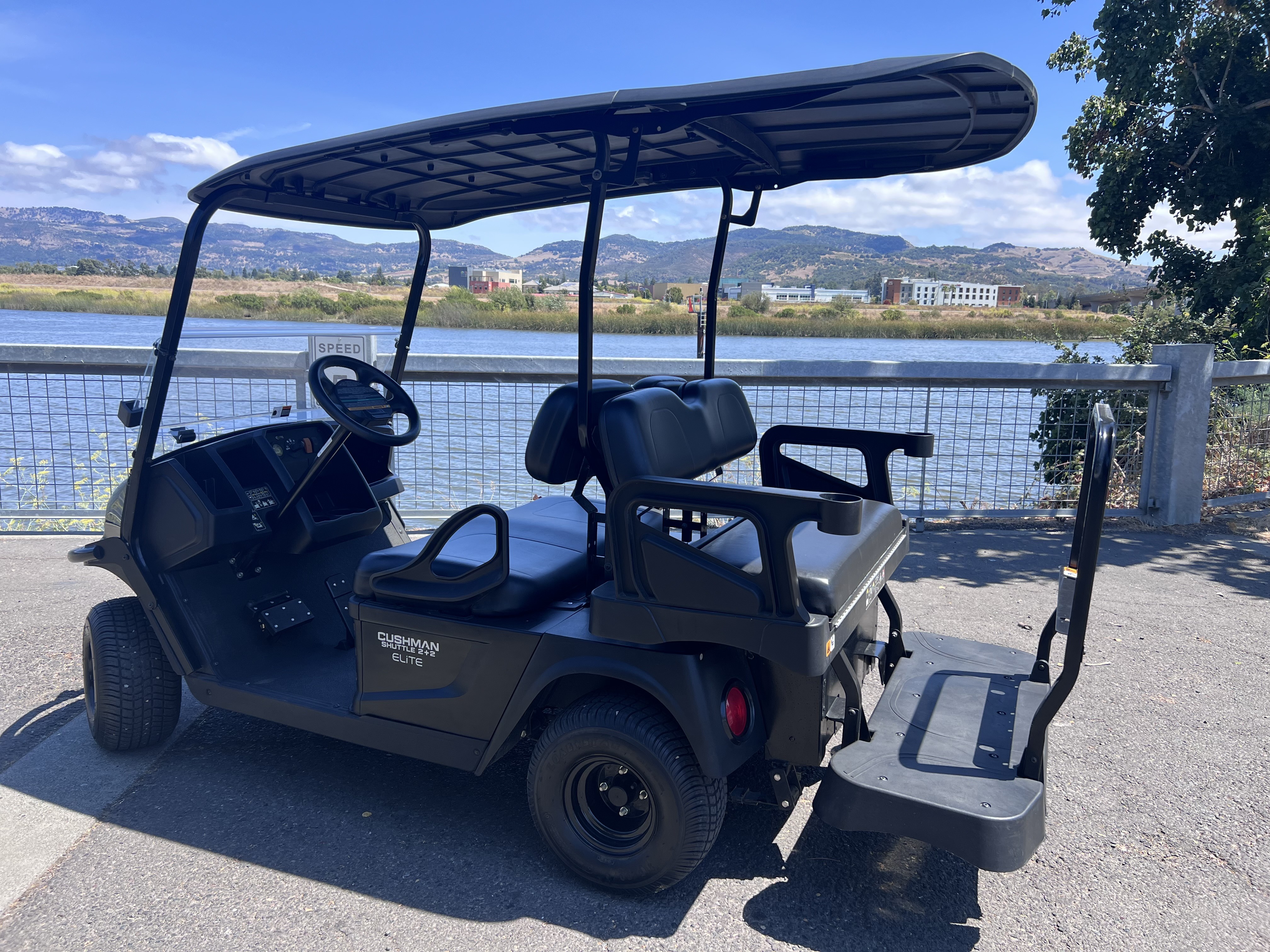 2023 Cushman Shuttle photo 8