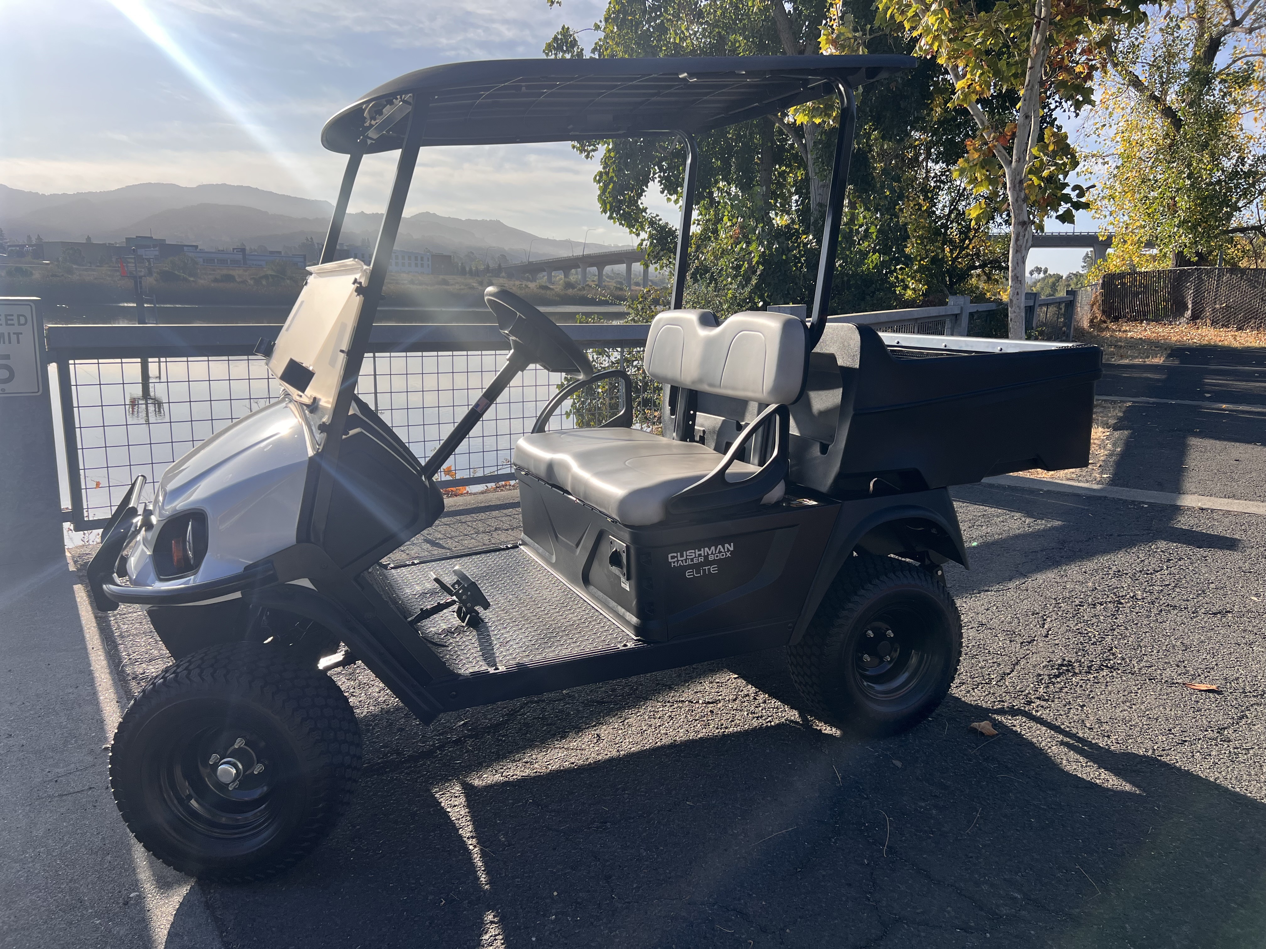 2027 Cushman Hauler photo 2