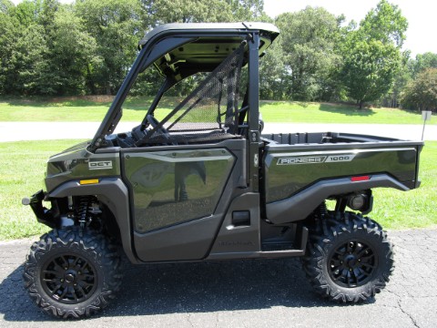 2026 Honda Pioneer 1000 Deluxe — photo 1 of 22
