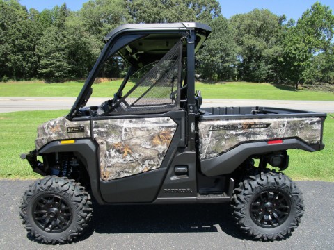2026 Honda Pioneer 1000 Deluxe — photo 1 of 23