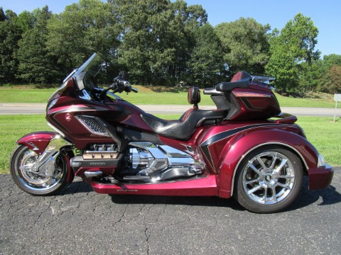 2025 Honda Gold Wing Tour DCT 50th Anniversary — photo 1 of 38