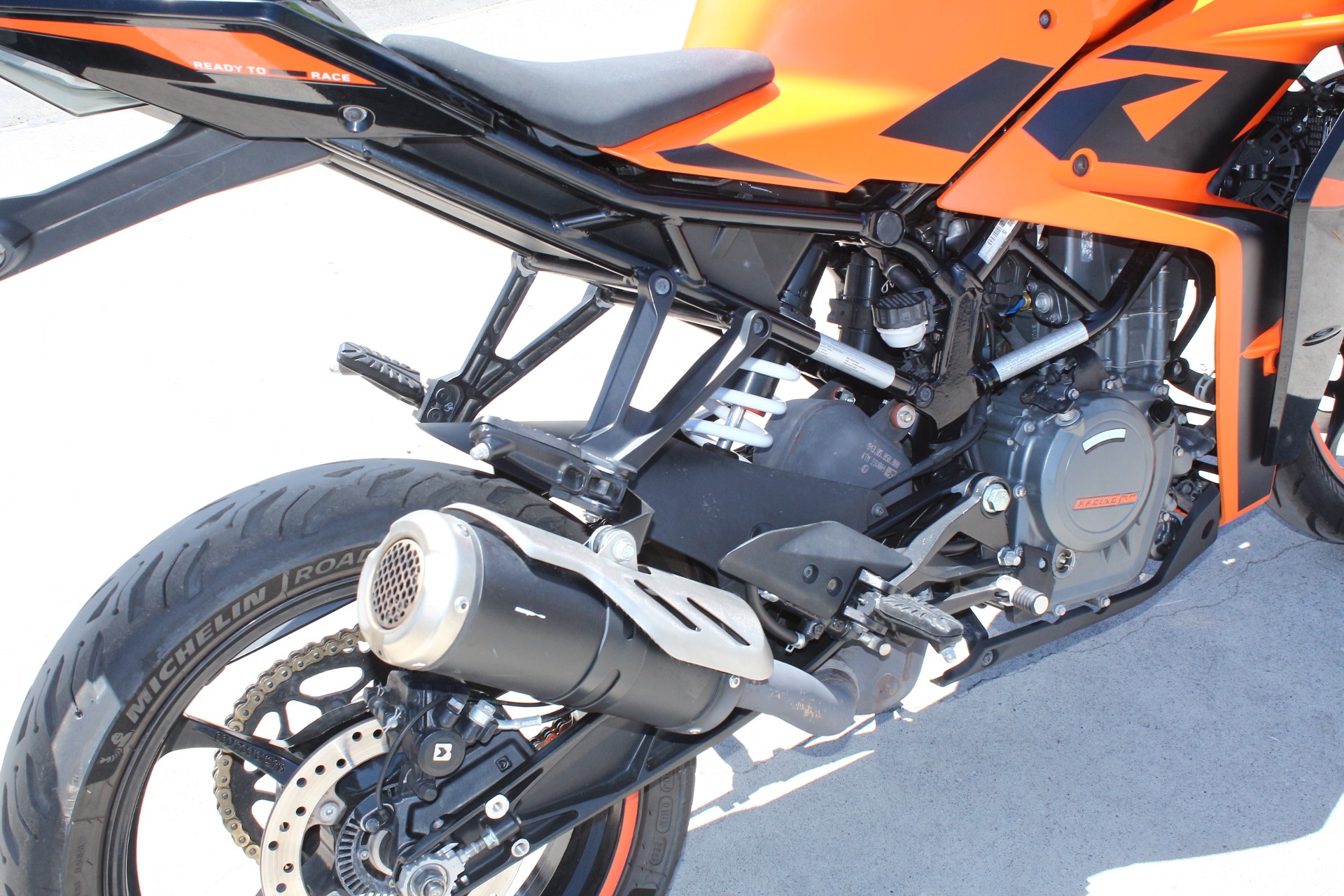 2022 KTM RC 390 11