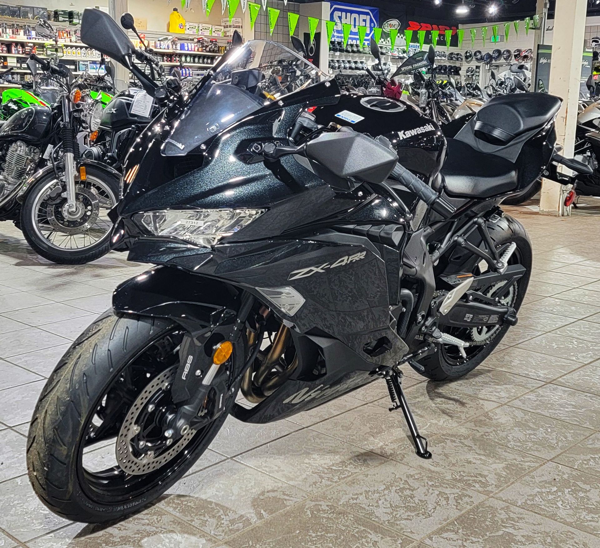 ラブブ　　エナジー　　黒 POP MART ラブブ THE MONSTERS Big into Energy シリーズ ザ