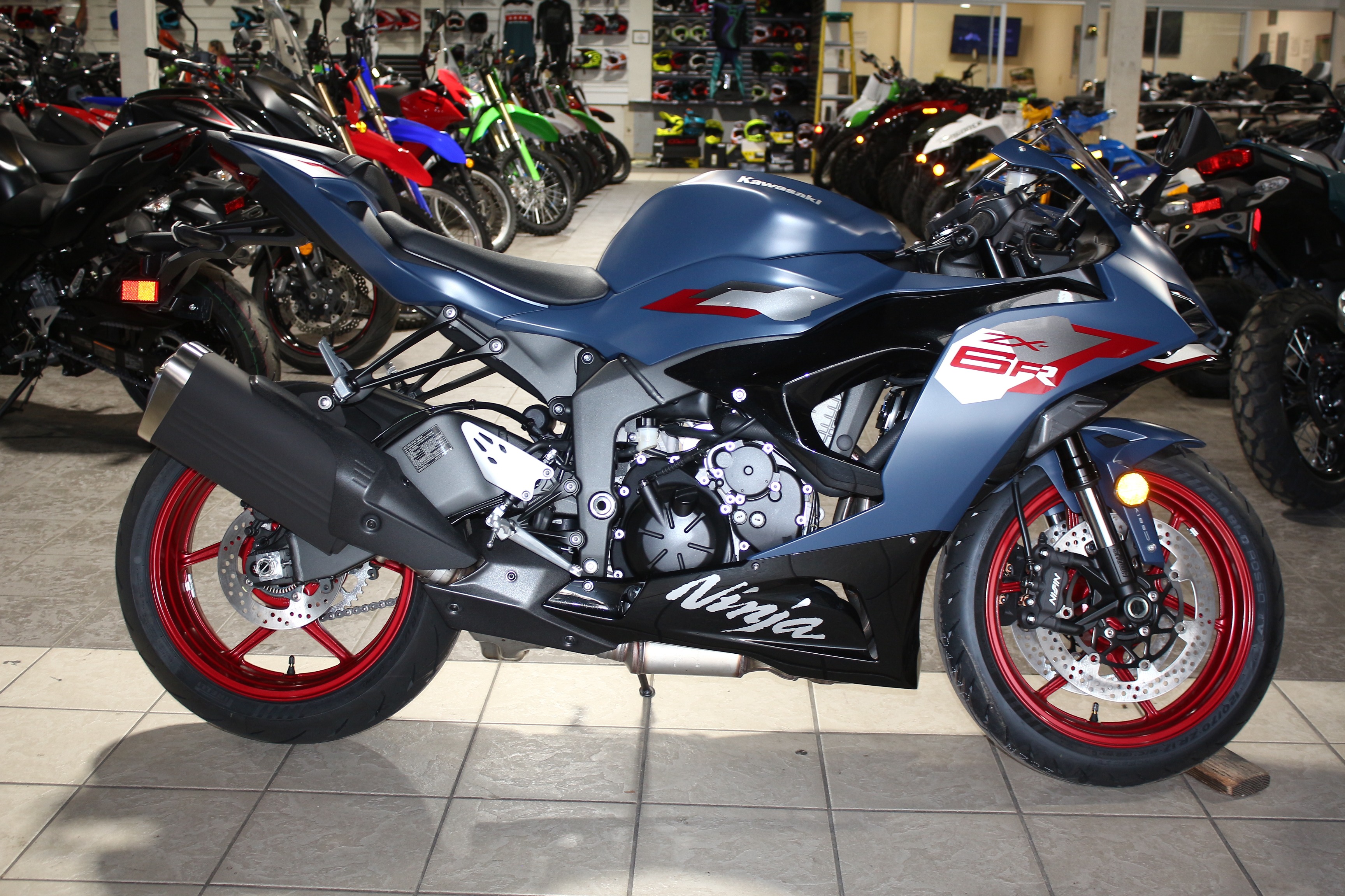 ハピハピ New 2027 Kawasaki Ninja® ZX™-6R ABS powersports in Salinas, CA