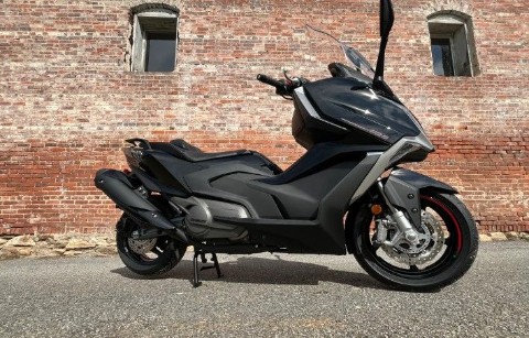 2026 Kymco AK 550i Premium