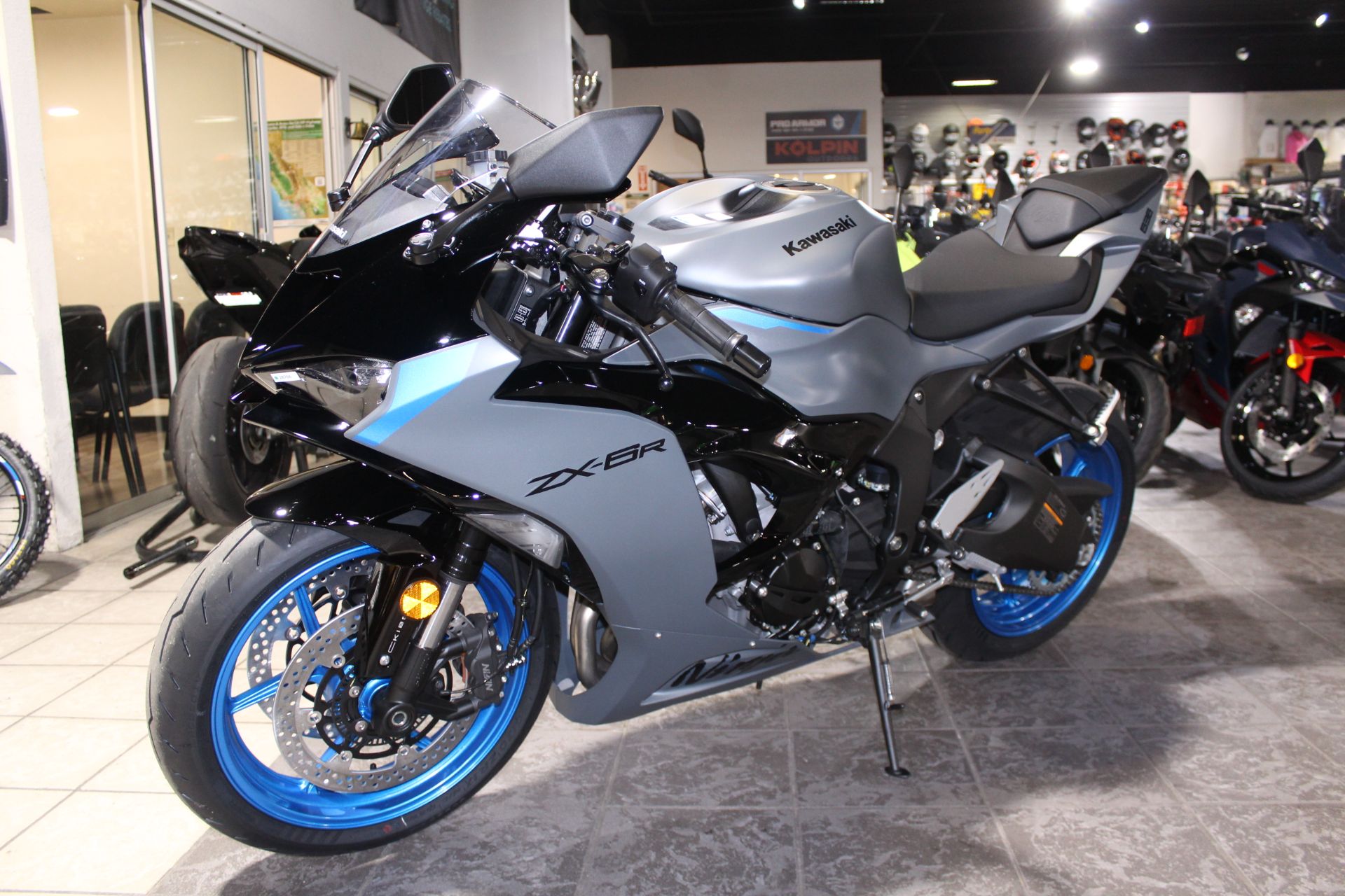 2026 Kawasaki Ninja® ZX-6R ABS 6
