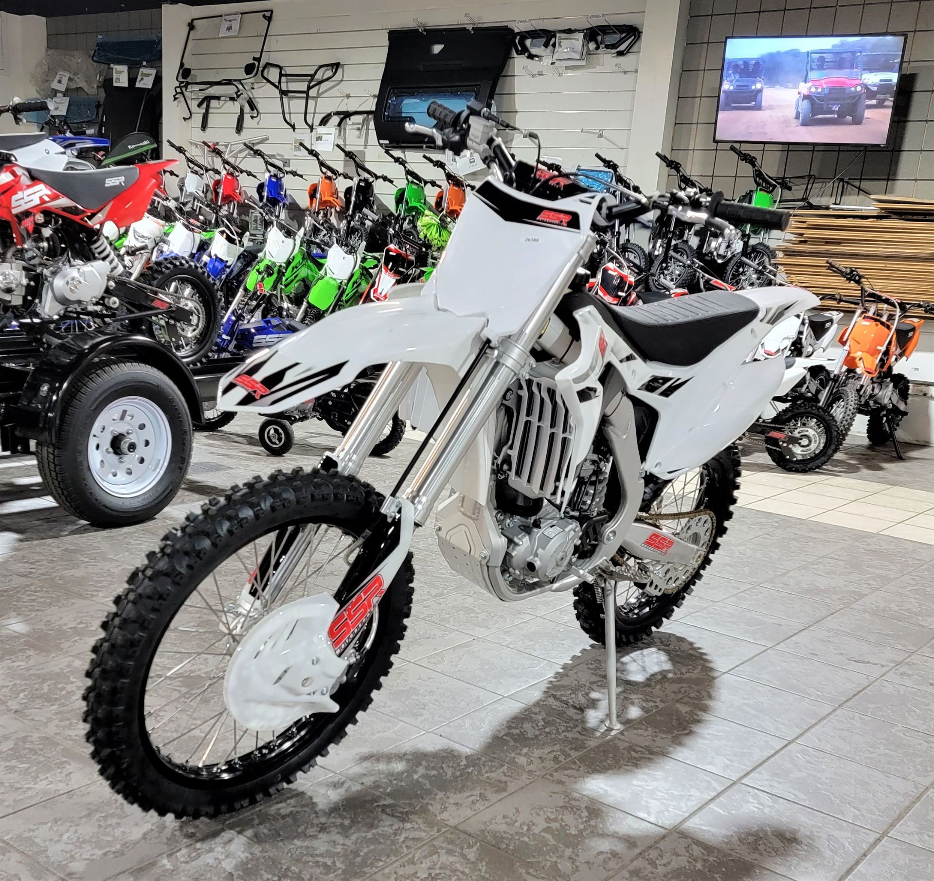 2022  SR300S 4