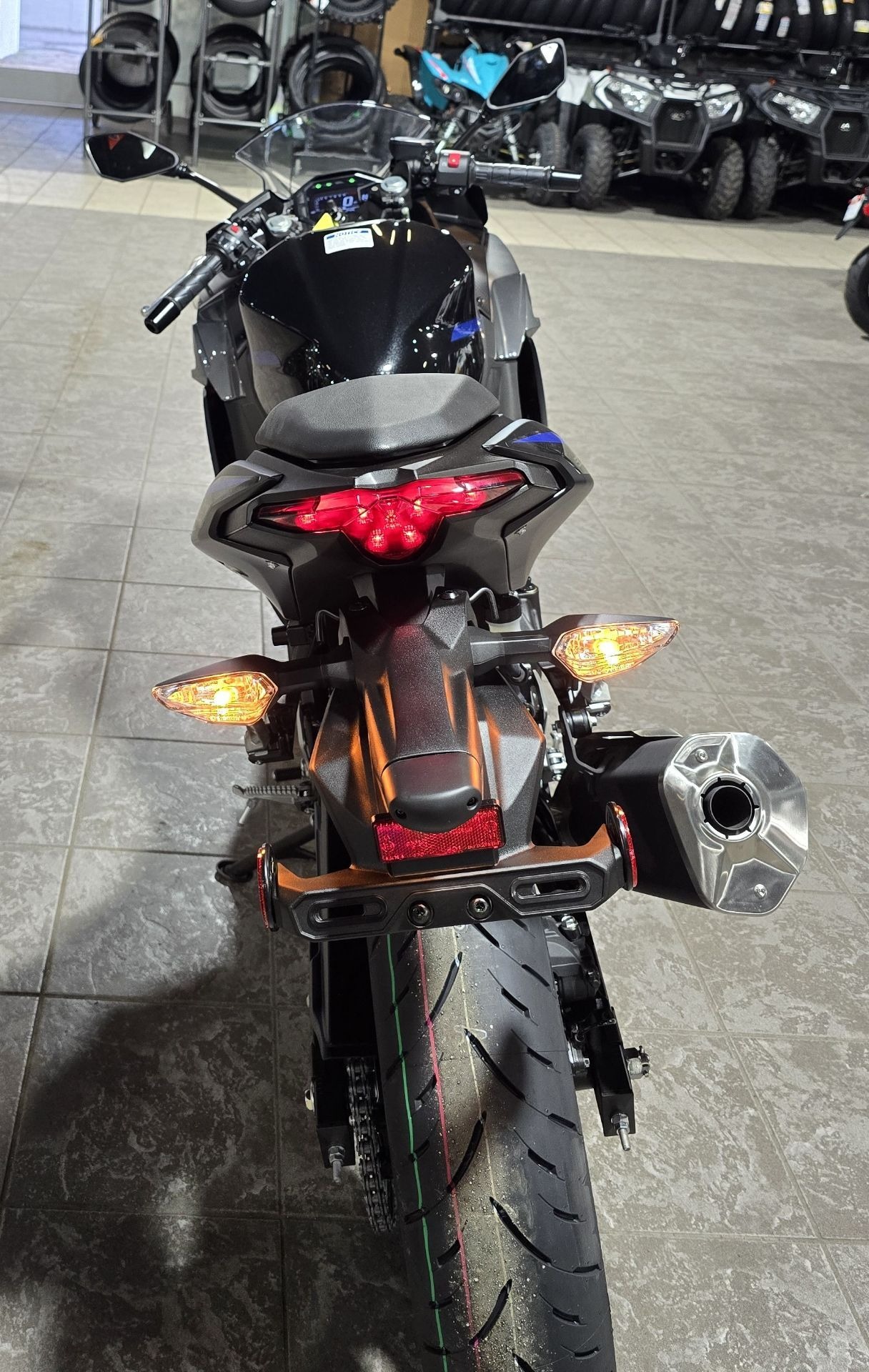 2025 Kawasaki Ninja® 500 ABS 9