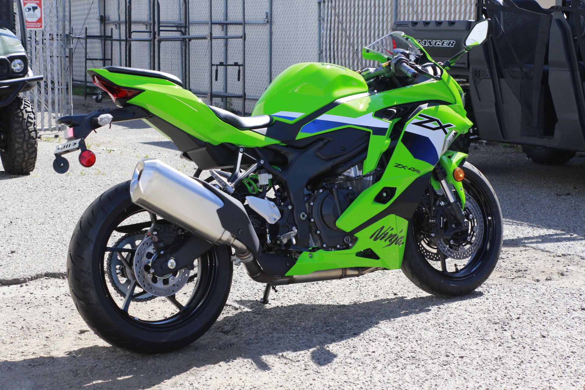 34になります。 New 2026 Kawasaki Ninja® ZX™-4RR ABS powersports in Salinas, CA