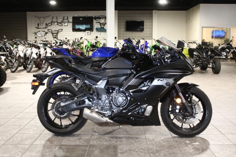 2025 Yamaha YZF-R7 — photo 1 of 29