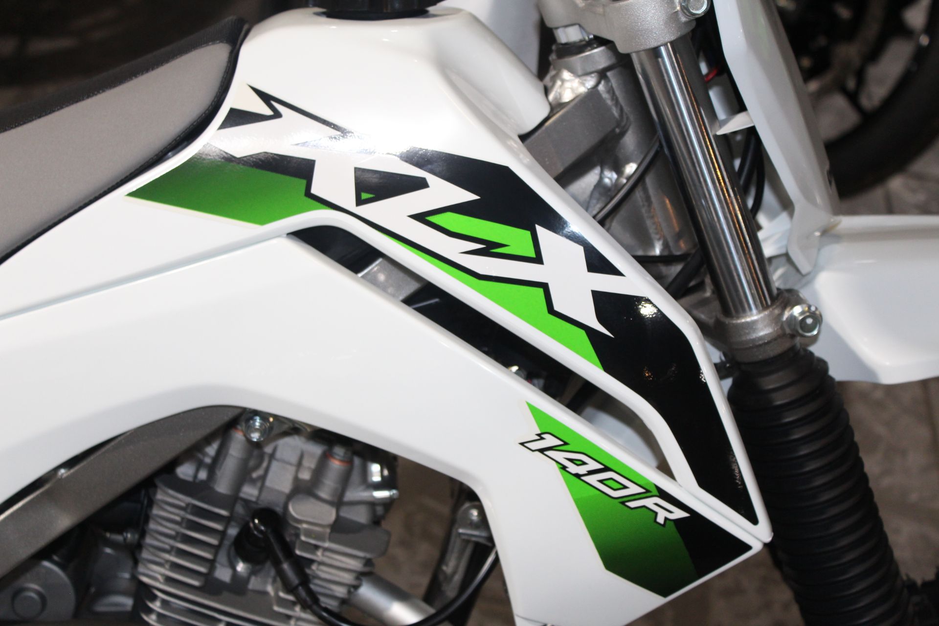 2026 Kawasaki KLX®140R 10