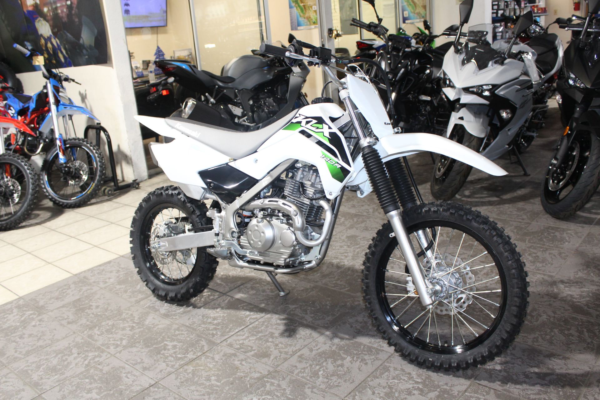 2026 Kawasaki KLX®140R 7