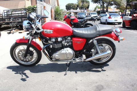 2011 Triumph Thruxton — photo 1 of 6