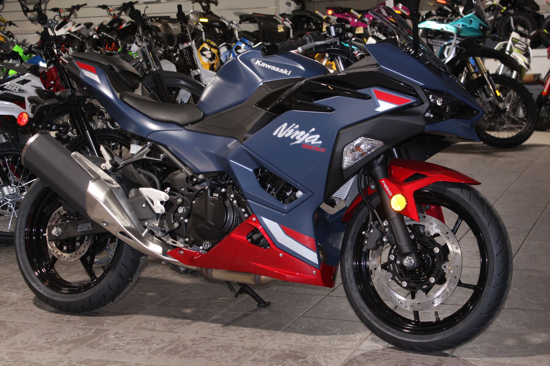 2026 Kawasaki Ninja® 500 SE ABS 4