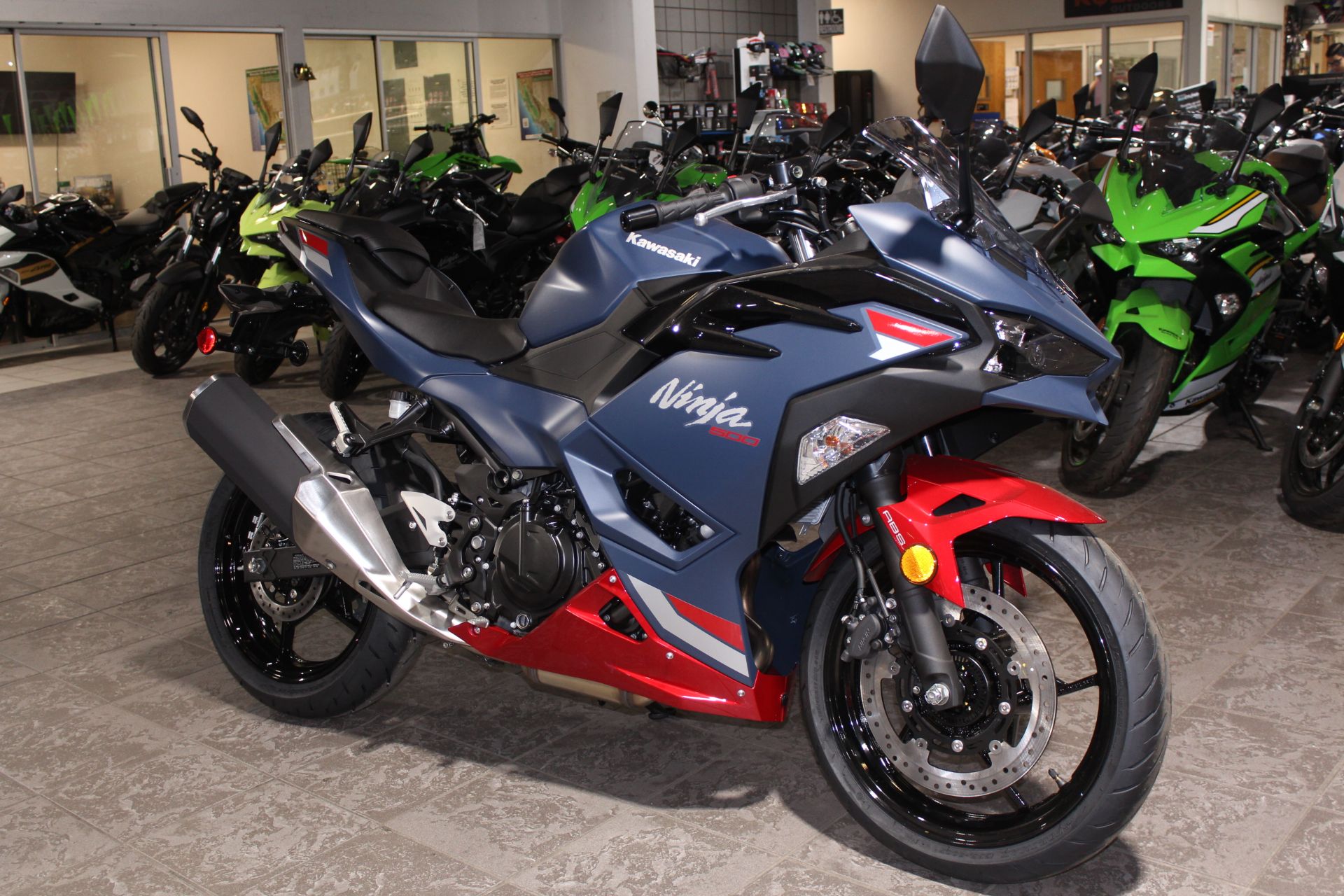 2026 Kawasaki Ninja® 500 SE ABS 6