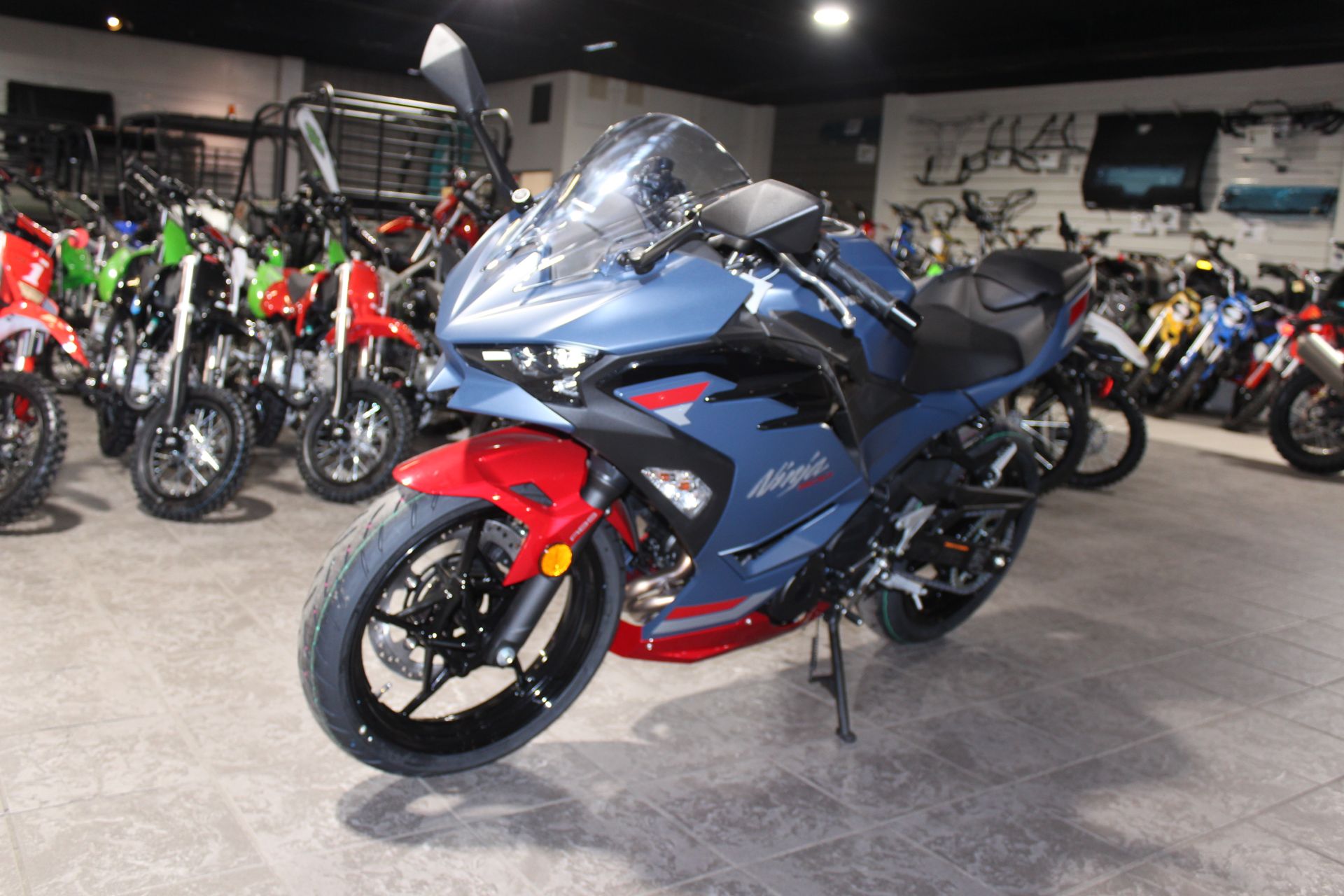 2026 Kawasaki Ninja® 500 SE ABS 7