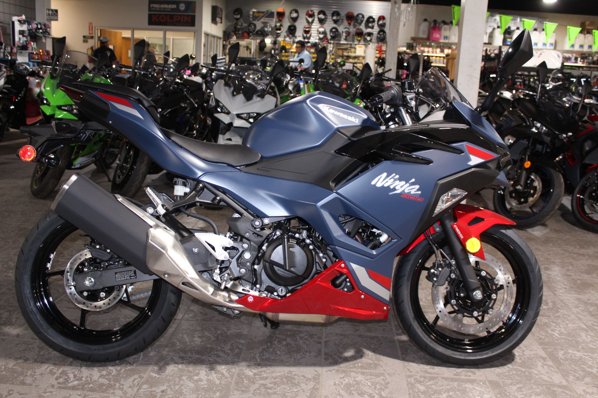 2026 Kawasaki Ninja® 500 SE ABS 2