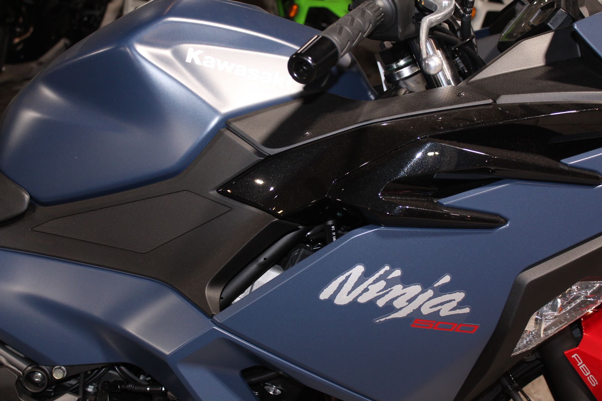 2026 Kawasaki Ninja® 500 SE ABS 9