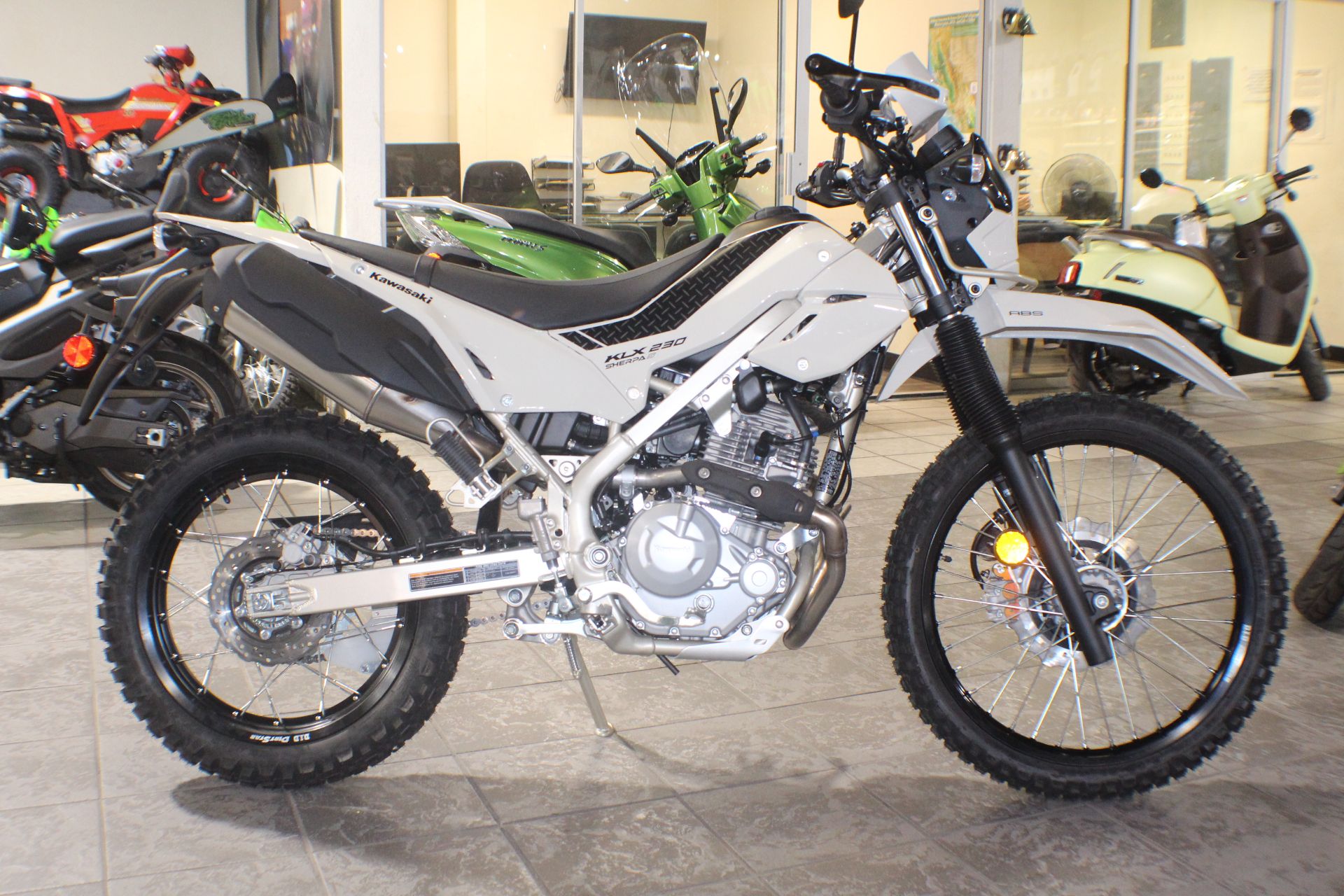 曽田　26.5 2026 Kawasaki KLX230 Sherpa S ABS First Look [8 Fast Facts]