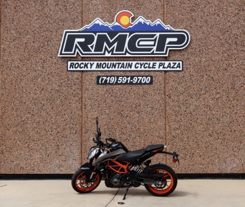2022 KTM 390 Duke — photo 1 of 8