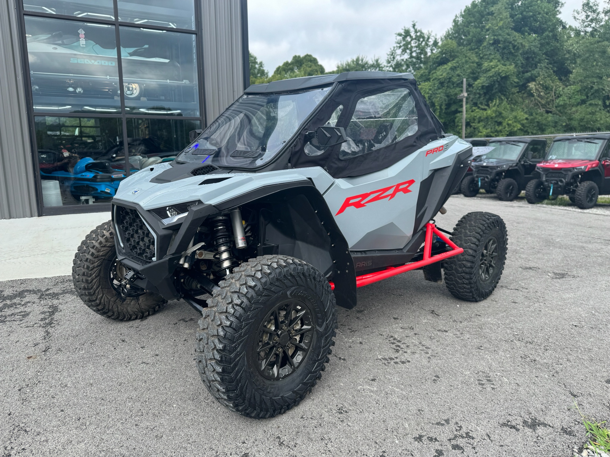 2025 Polaris RZR photo 4