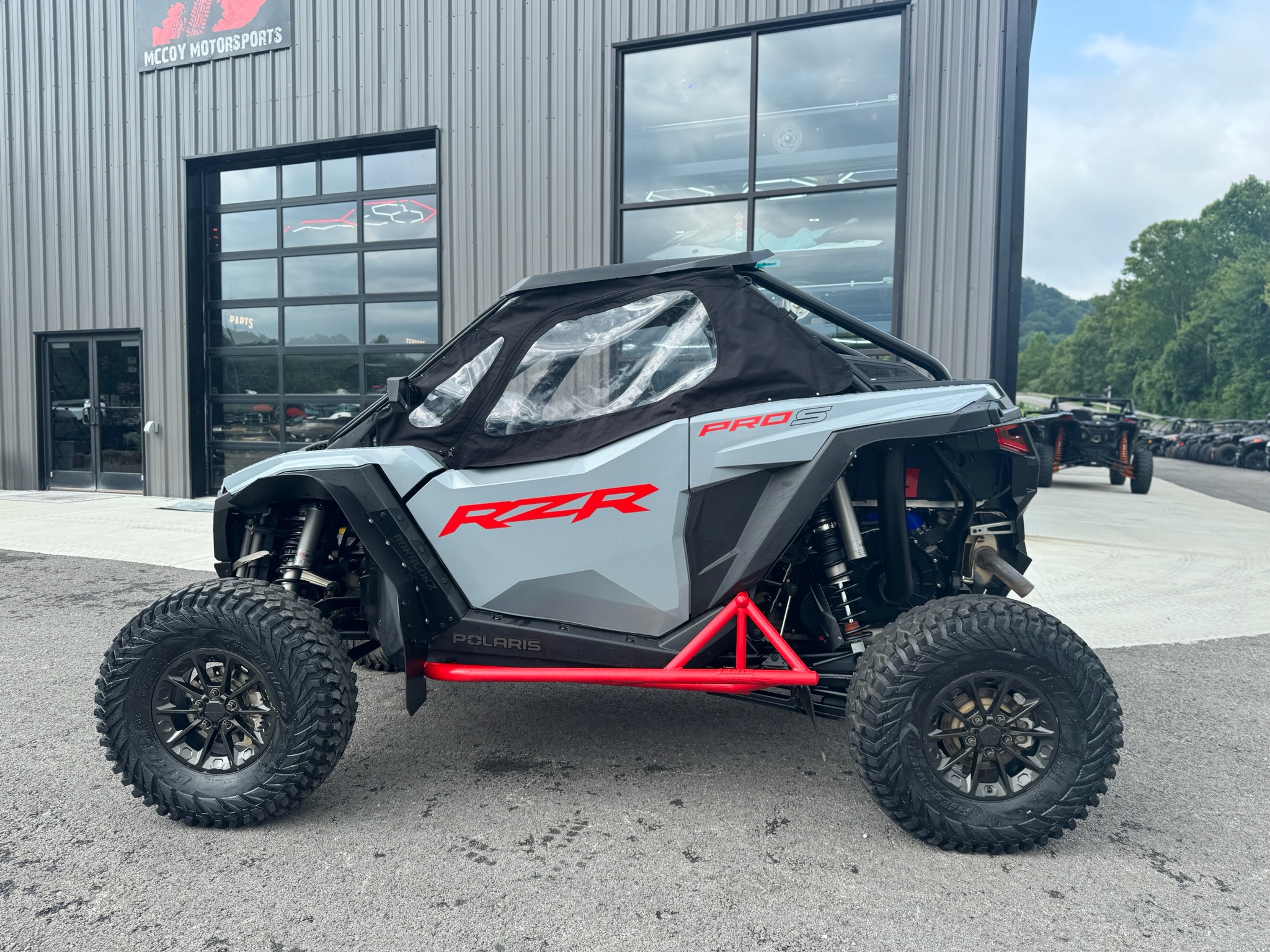 2025 Polaris RZR photo 8